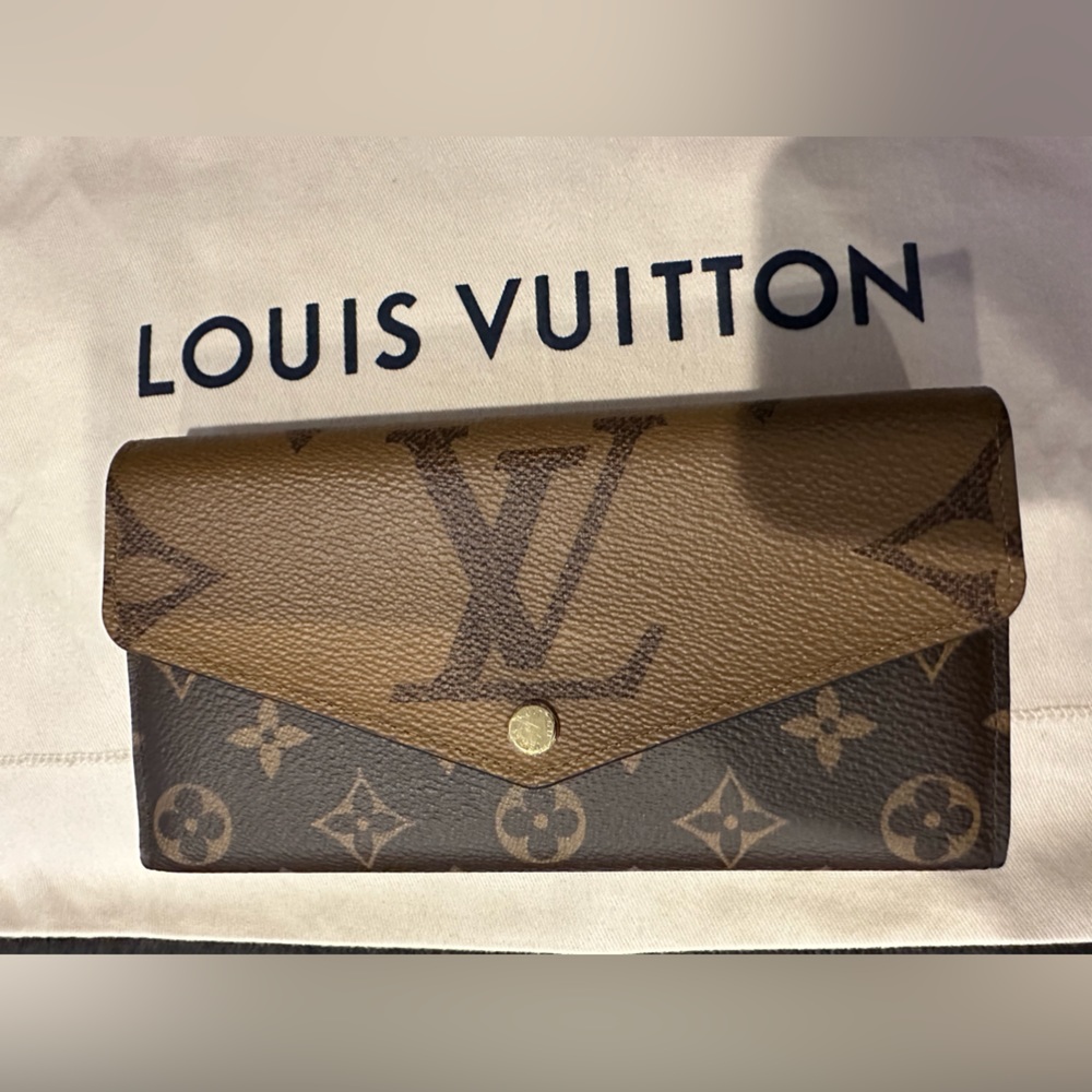 Louis Vuitton Sarah Wallet